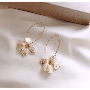 NEW Elegant Anthropologie Baroque Freshwater Pearl Drop Earrings NWT